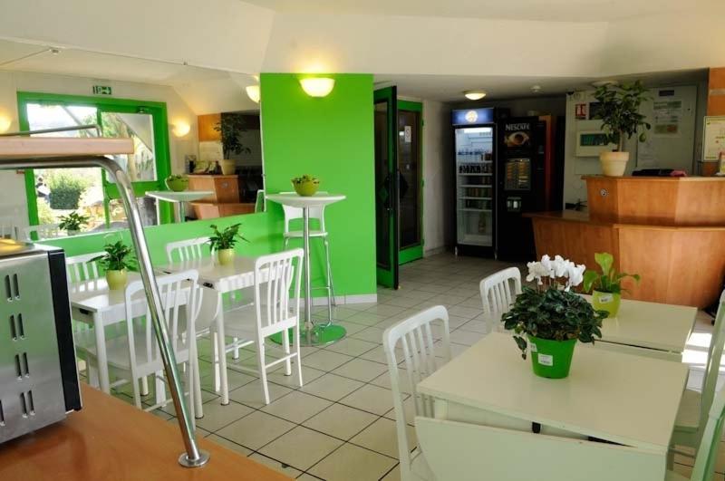 Lemon Hotel Avignon Rochefort エクステリア 写真